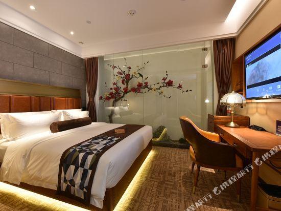 Deluxe, Double Bed