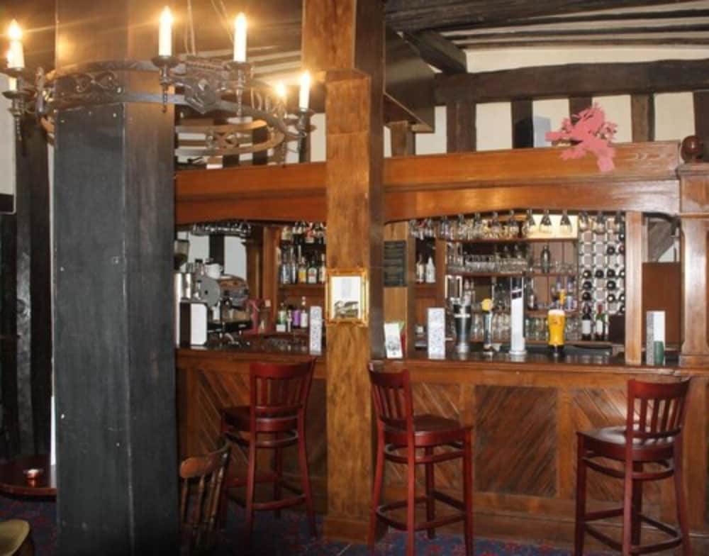 Brook Red Lion Hotel 43/49