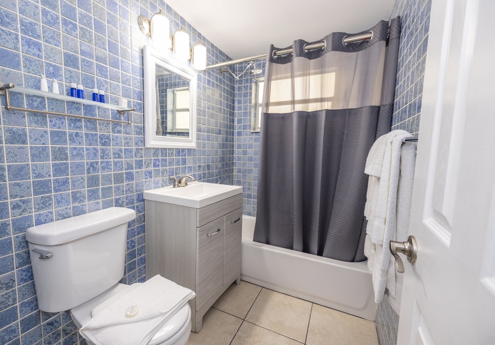 SUITES ON SOUTH BEACH 62/65
