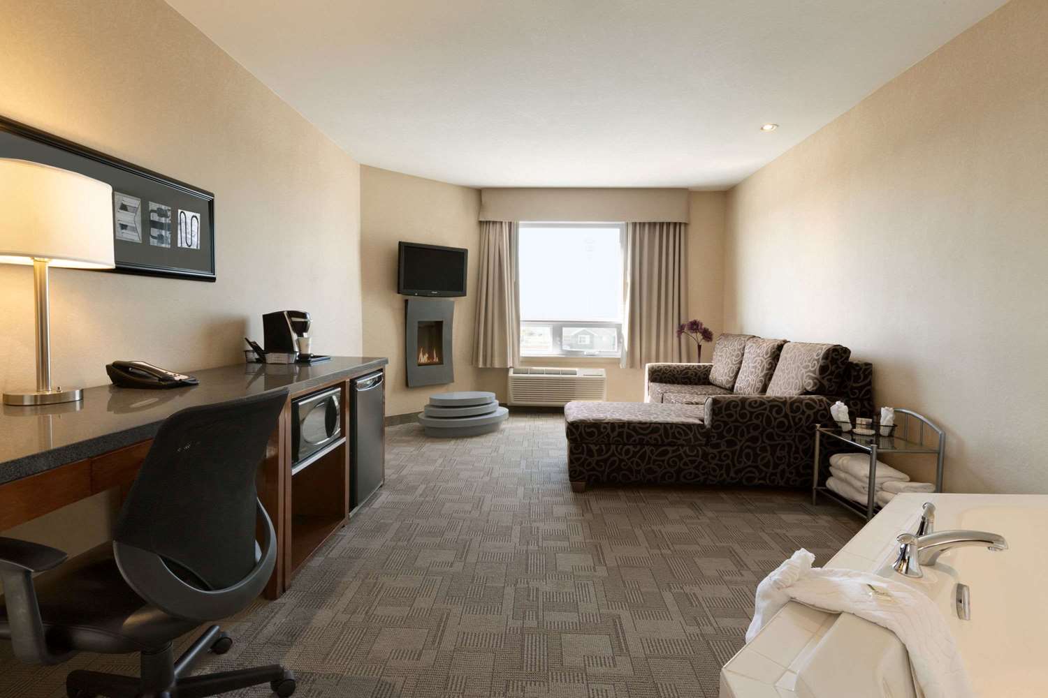 Days Inn by Wyndham Regina Airport West 45/53