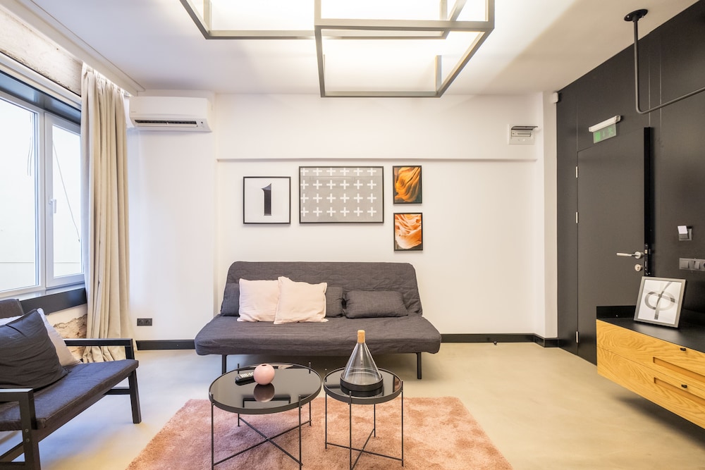 R34 Boutique Hotel 37/50
