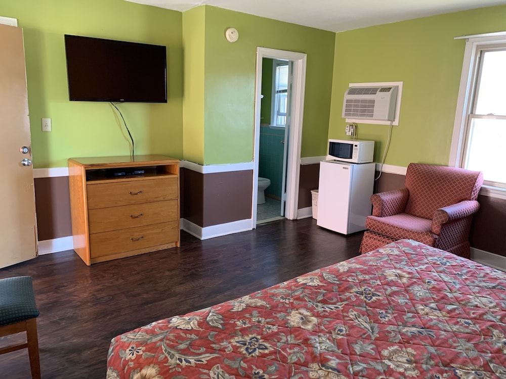 Royal Inn Motel 8/26