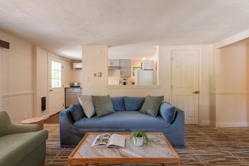 MEADOWMERE RESORT 54/74