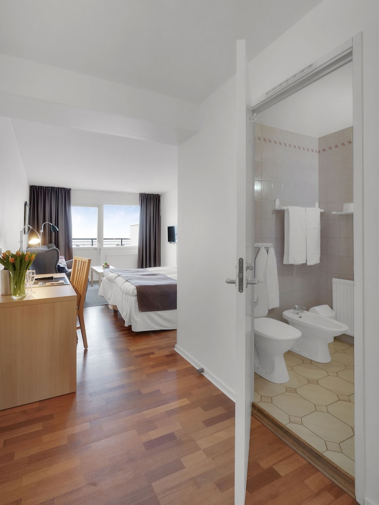 Strand Hotel Borgholm 32/42