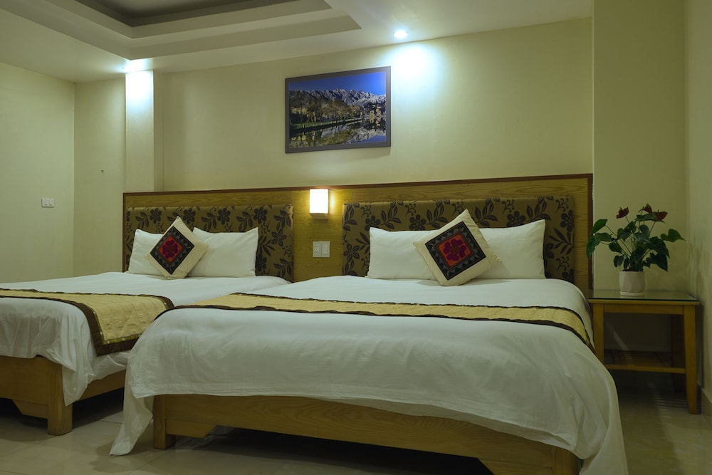 DELUXE, 2 QUEEN BEDS