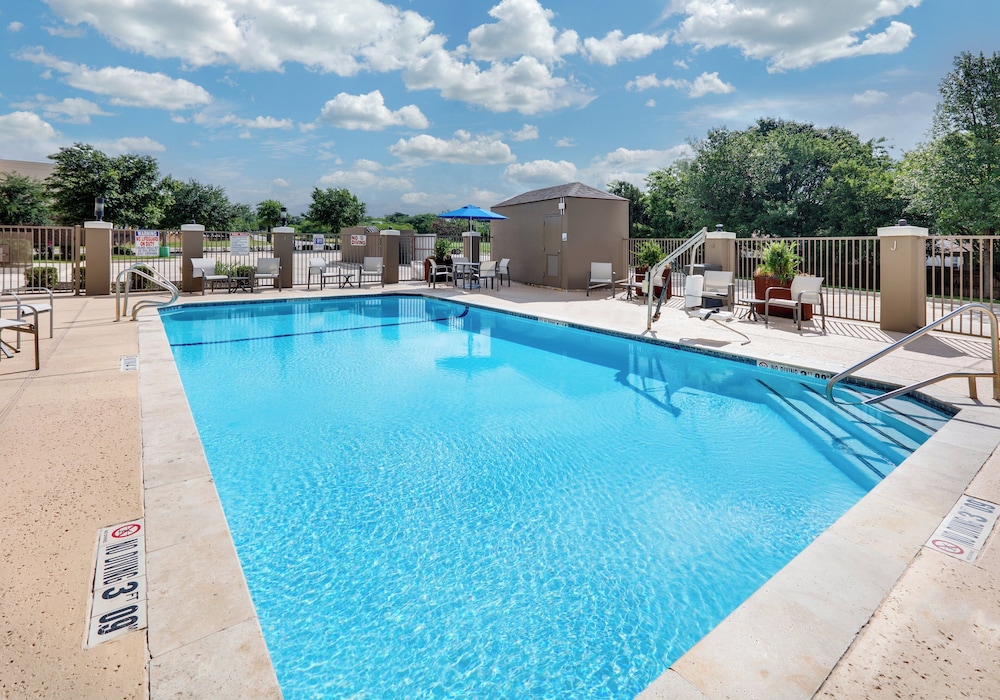 Holiday Inn Express Hotel & Suites San Antonio Nw Near Seaworld 70/76