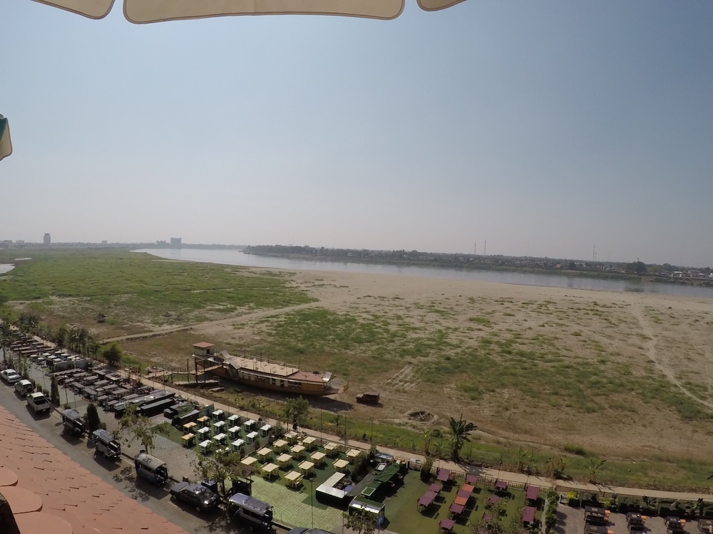 Sengtawan Riverside Hotel 20/23