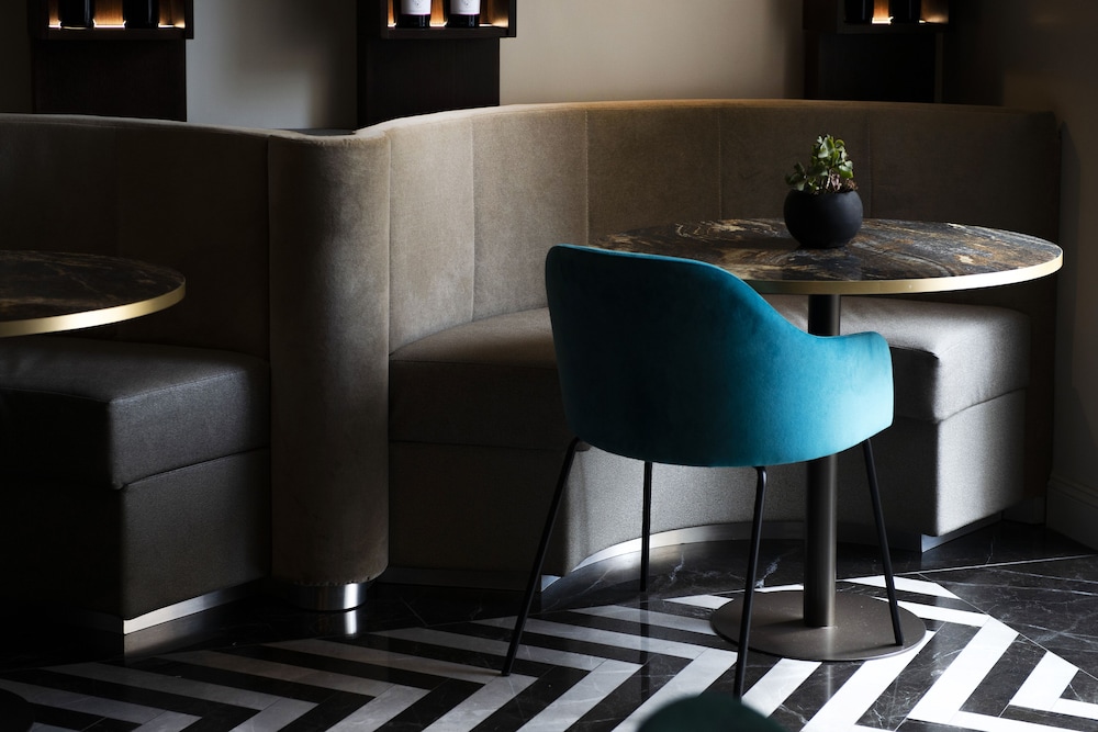 Hotel 87 Eighty-seven 41/72