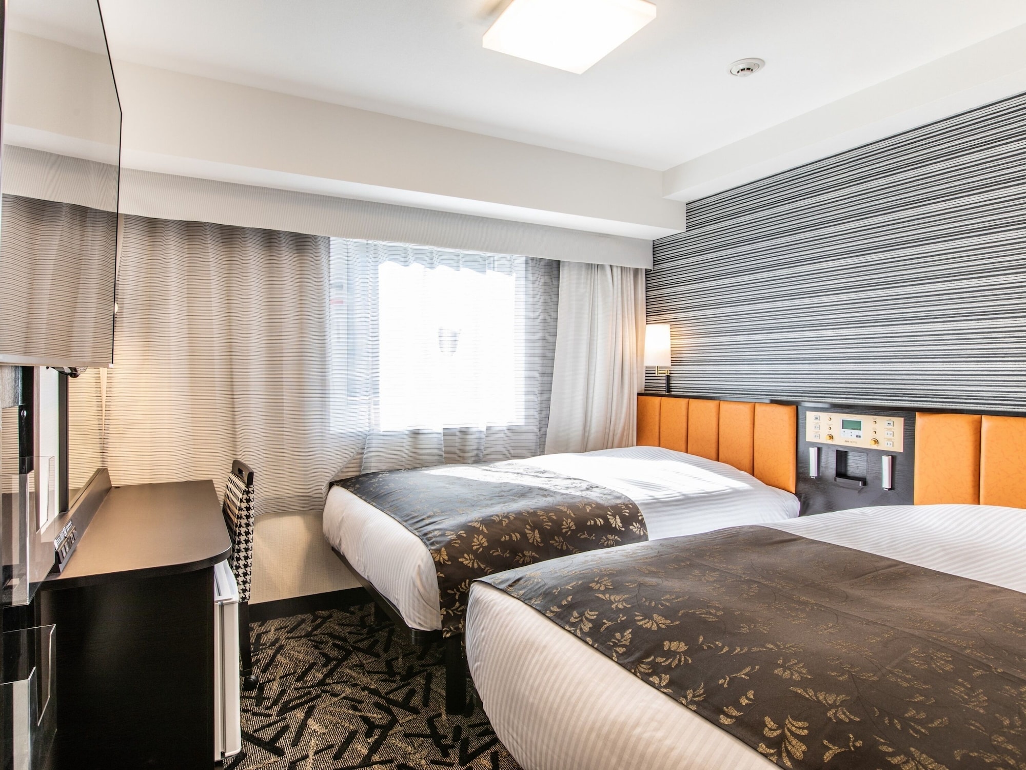 STANDARD, TWIN BEDS, HIGH FLOOR