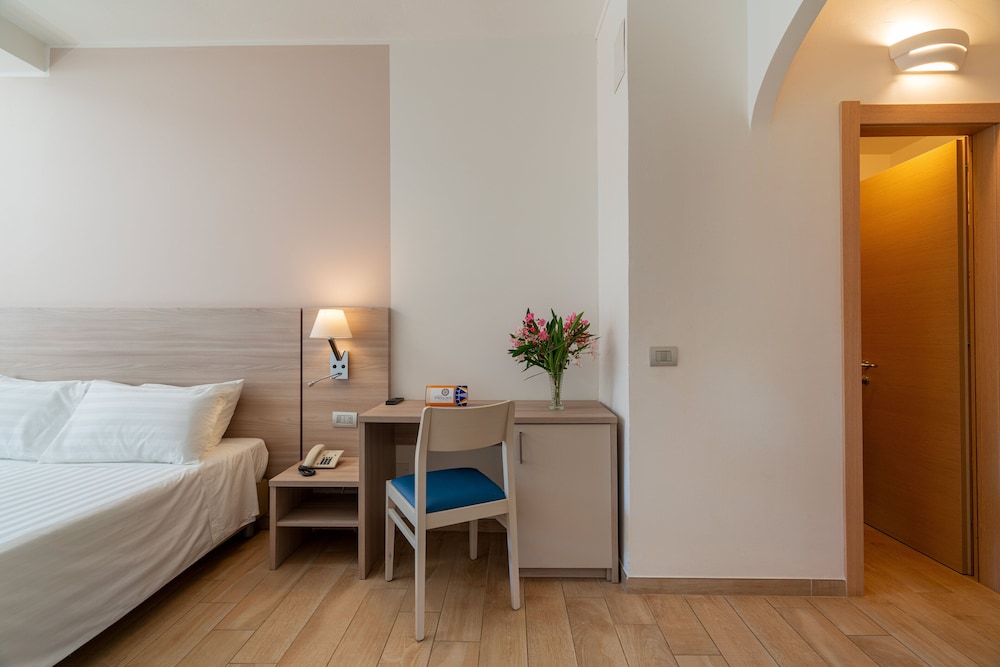 Hotel Portoconte 11/30