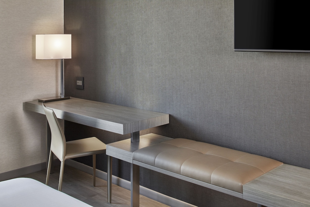 AC Hotel by Marriott Austin Hill Country 30/57
