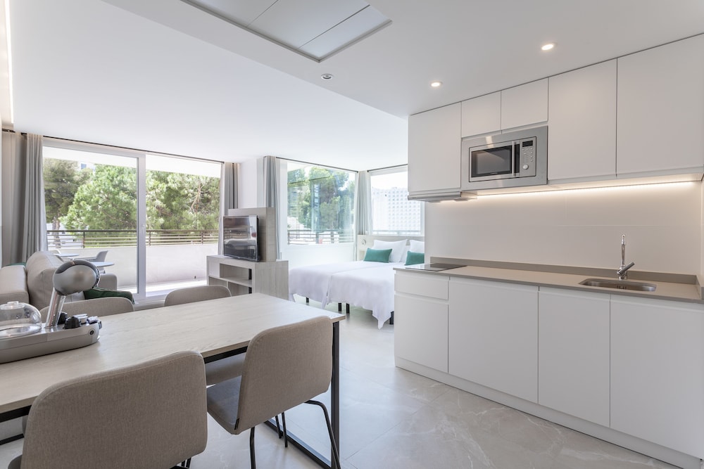 Halley Hotel & Apartments Affiliated by Melia 18/36