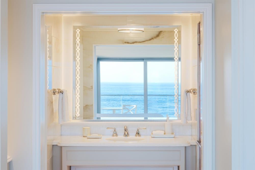 Room, King Bed, Ocean View, Surf and Sand Hotel 6/7