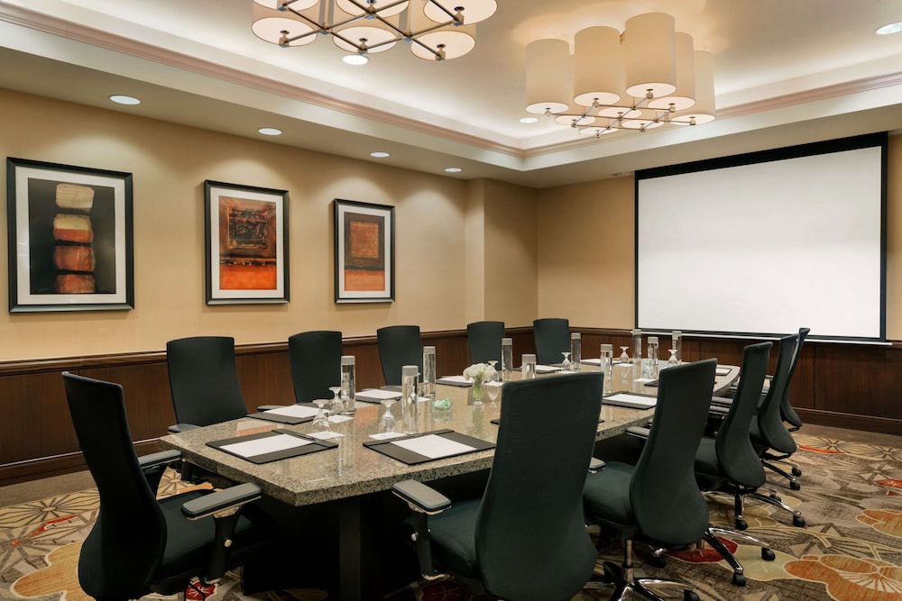 Embassy Suites by Hilton Los Angeles Glendale 51/54