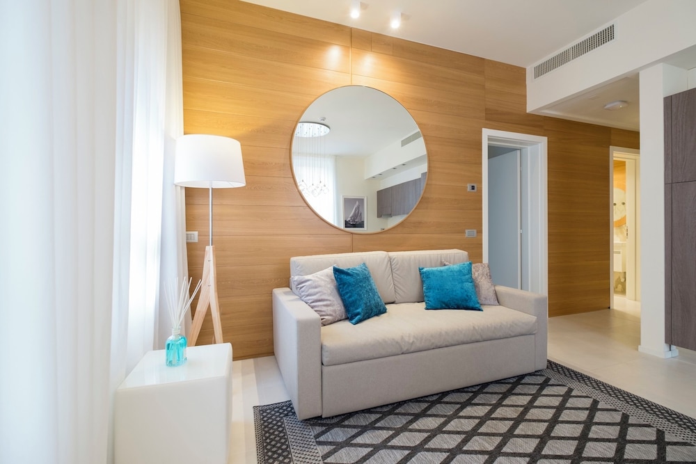 Metropol Ceccarini Suite 17/62