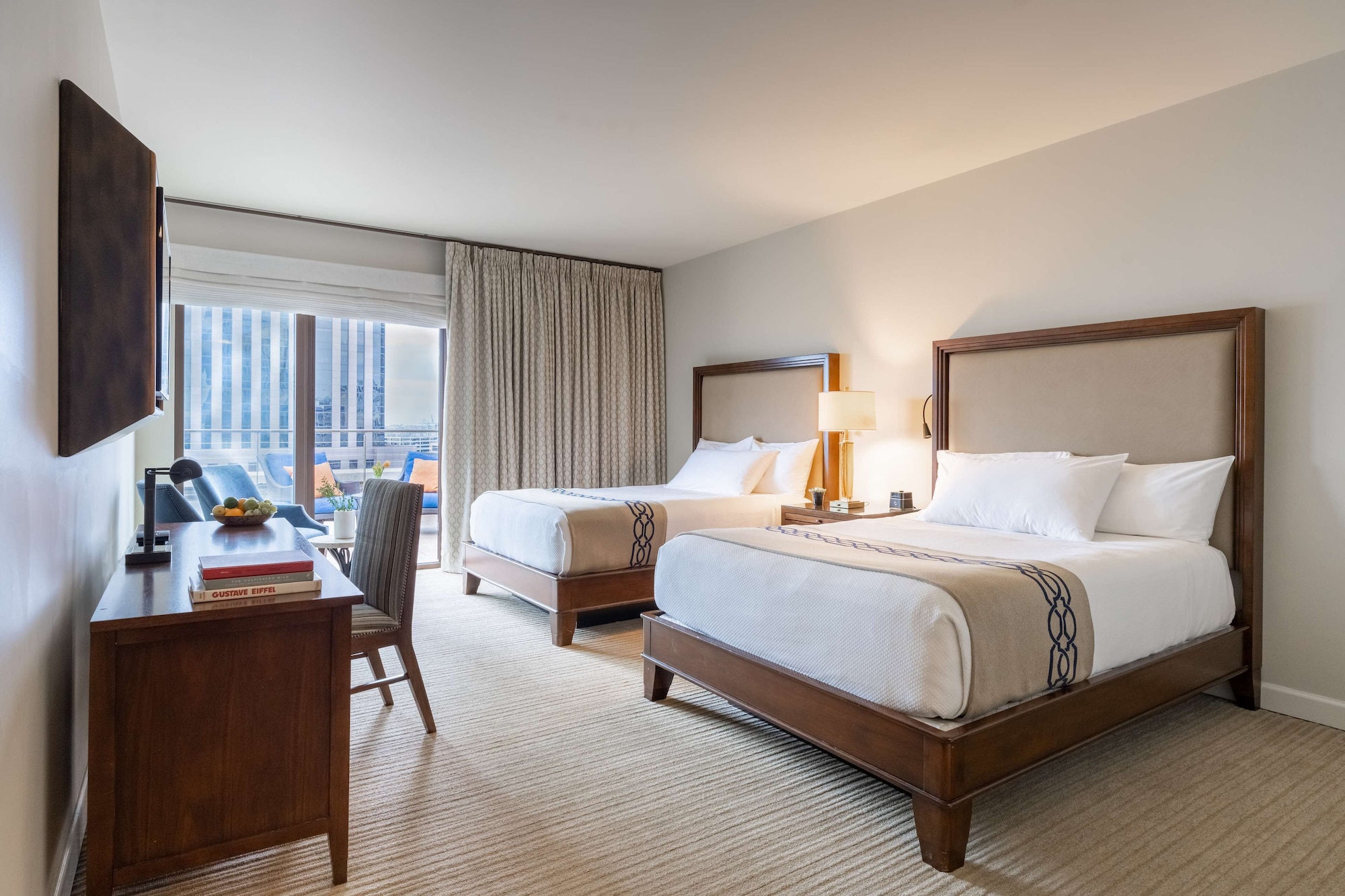DELUXE, 2 QUEEN BEDS, CITY VIEW, TERRACE