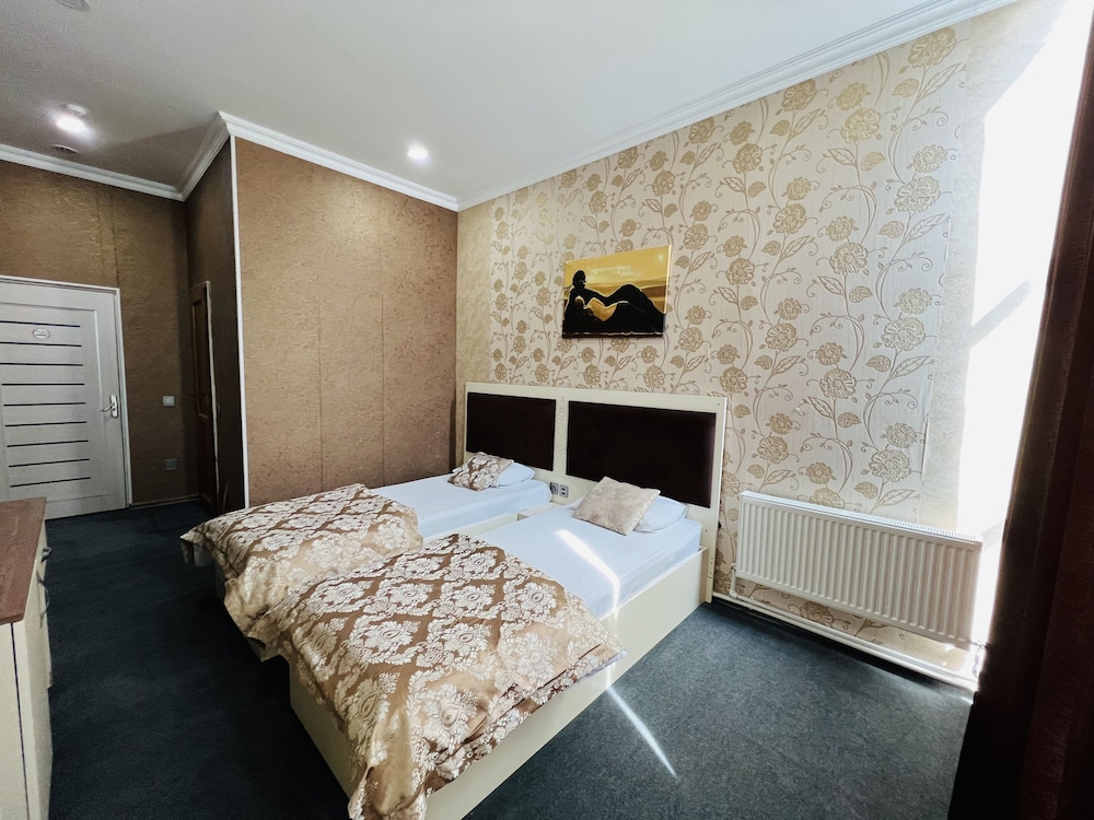 Khaghani Center Hotel 18/49