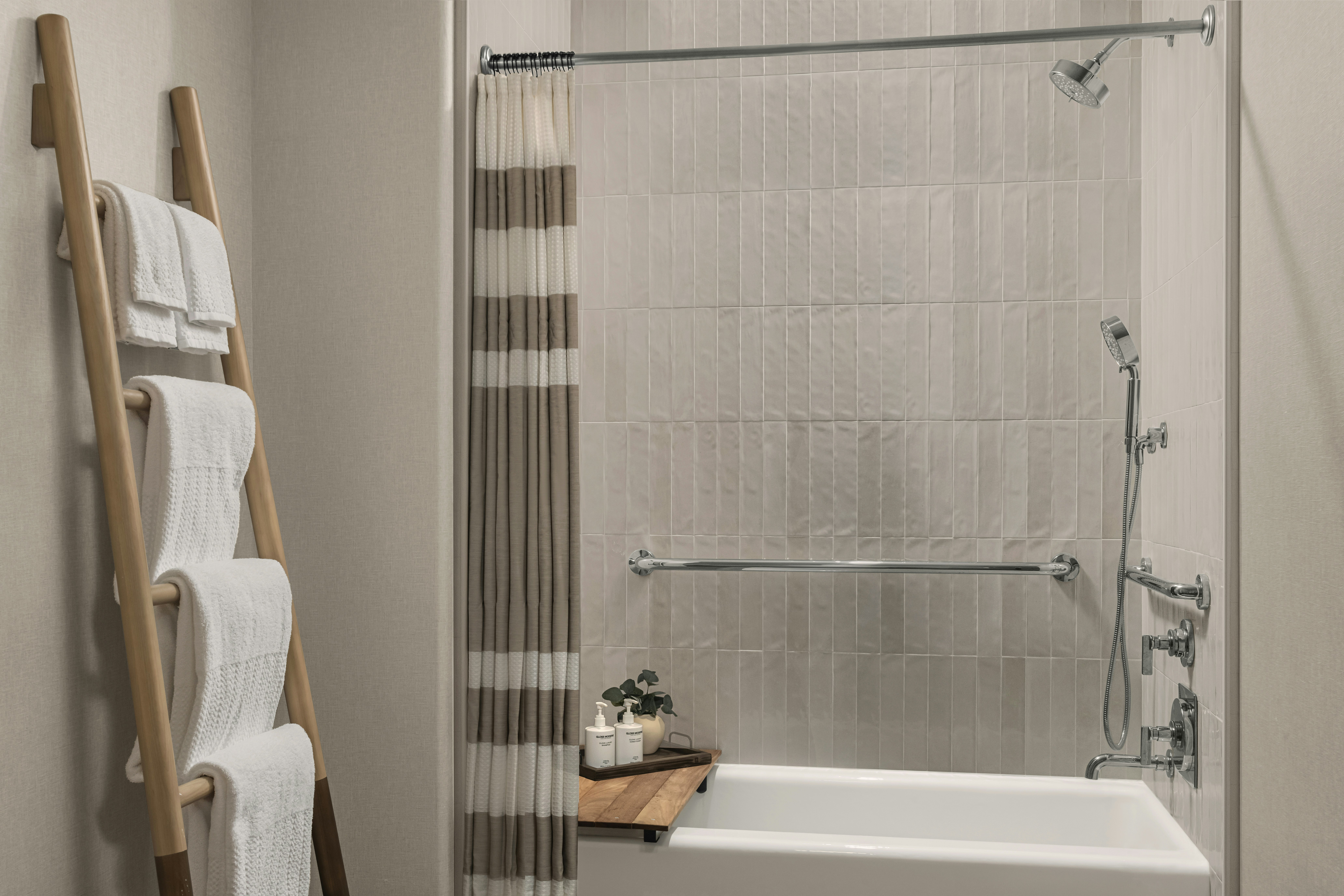 Garden, Suite, 2 Double Beds, Accessible، Paso Robles Inn 2/2