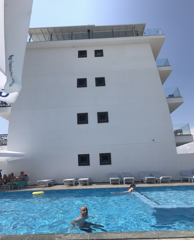 Bianco Hotel in Ksamil