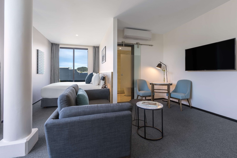 Oaks Wellington Hotel 43/73