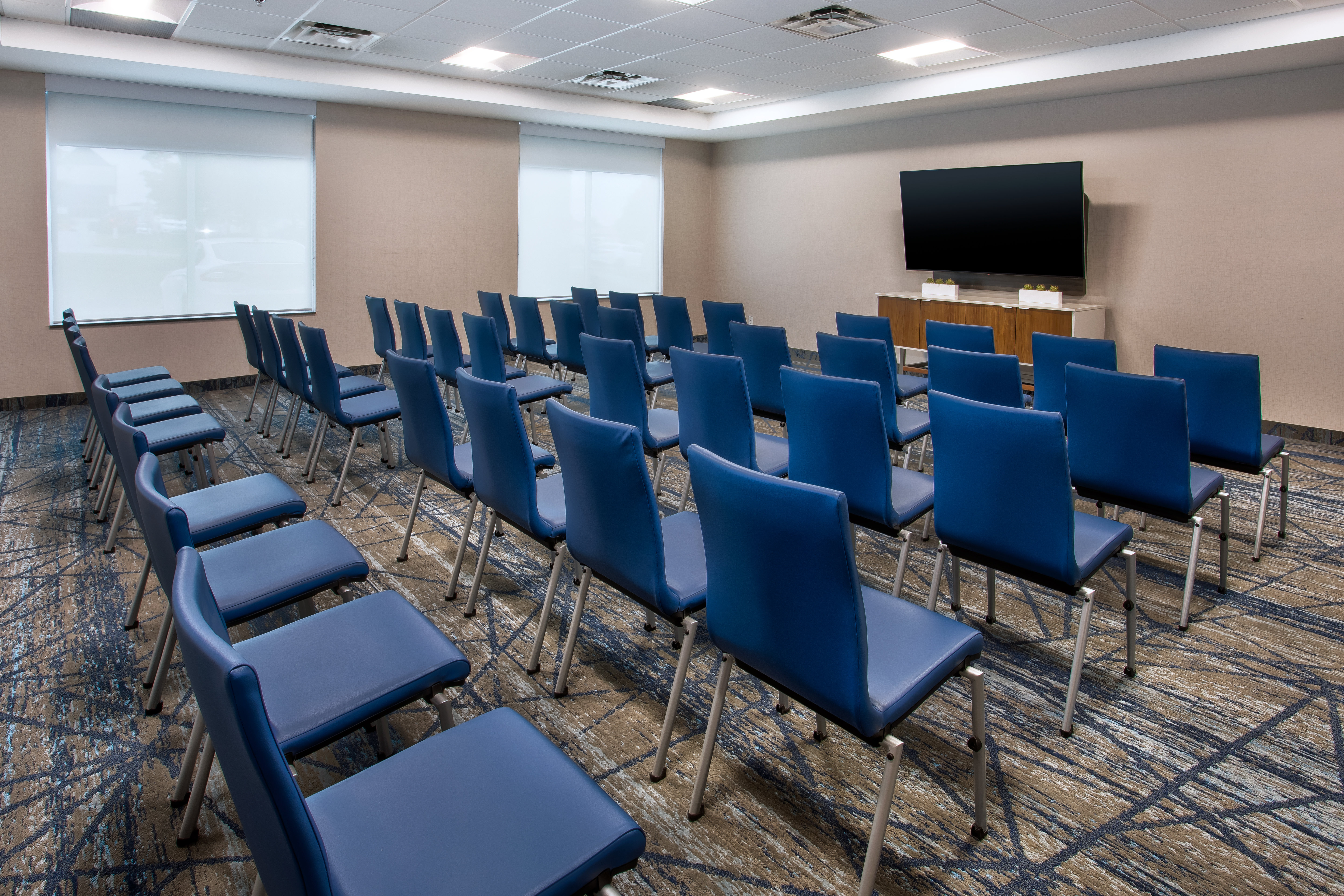 Holiday Inn Express Hotel Suites Kingston 59/72