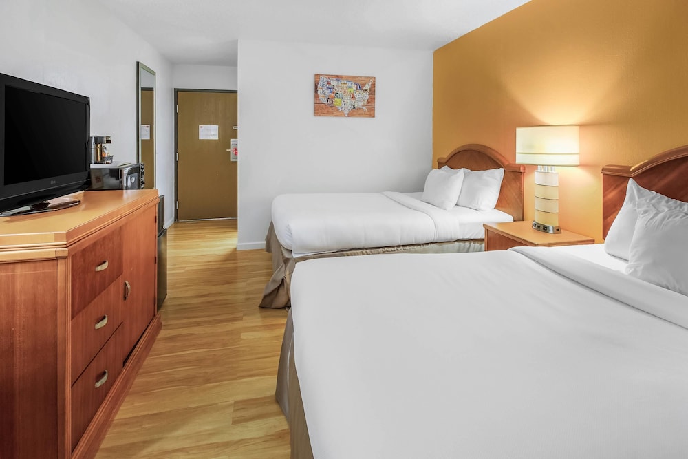Econo Lodge Alliance 25/60