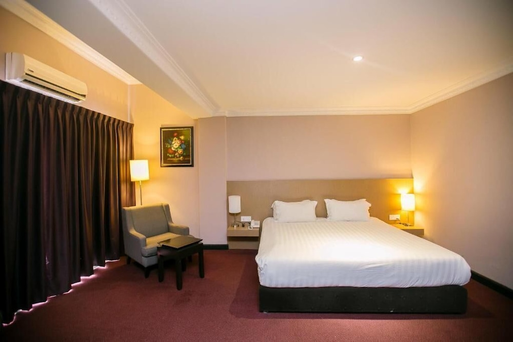 Merdeka Hotel 20/50