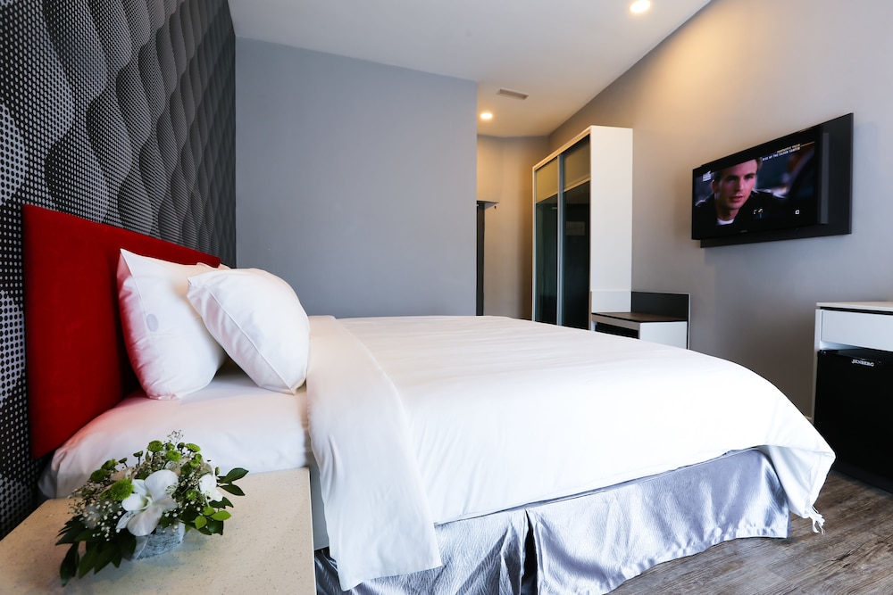 Cenang Plaza Beach Hotel 17/50