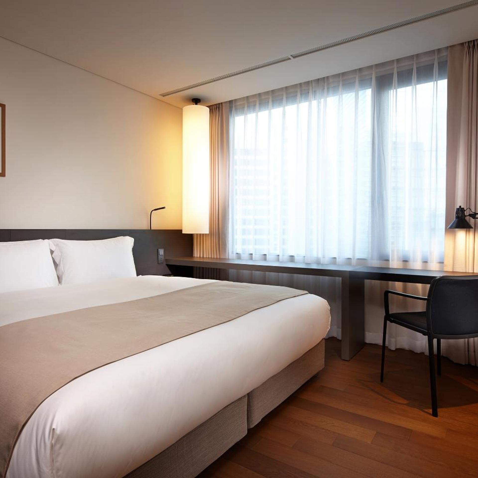 Hollywood, Business, Single, Double Bed