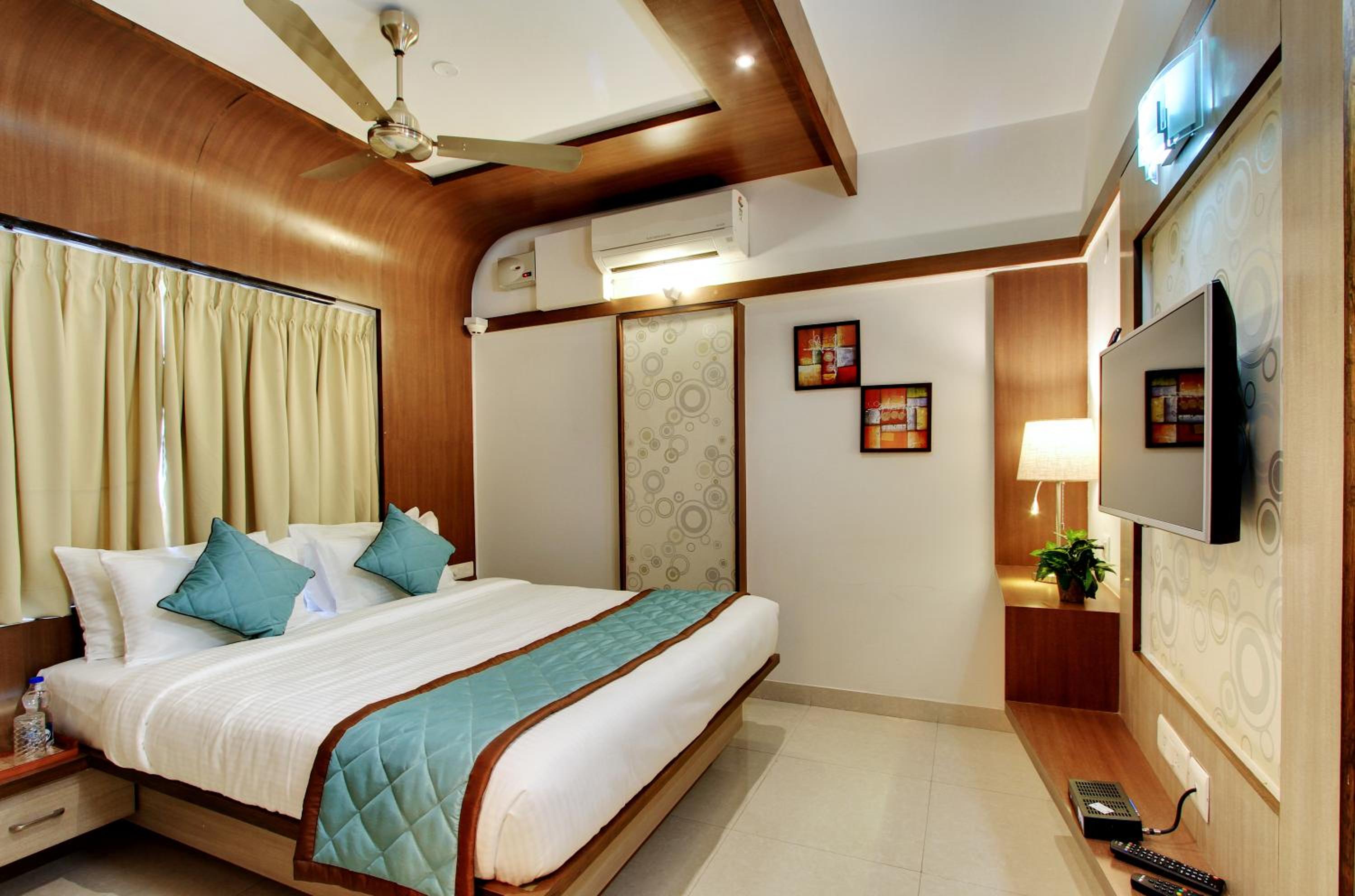 Semi Room, Deluxe, Semi Double Bed