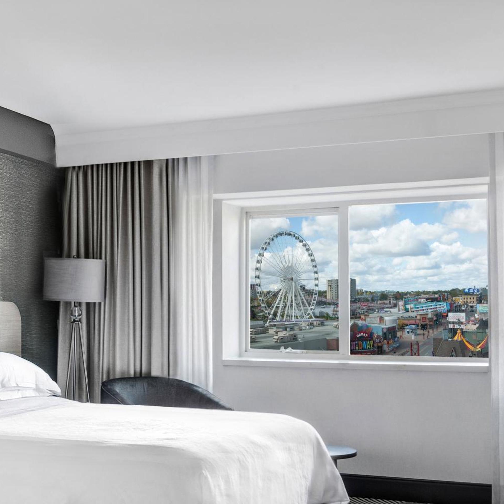 غرفة بسرير كينج بإطلالة على المدينة، Sheraton Fallsview Hotel 5/7