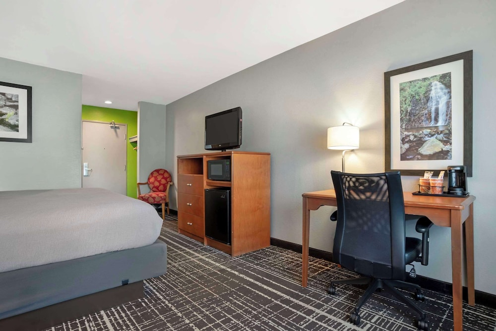 Quality Inn and Suites Birmingham Highway 280 9/46
