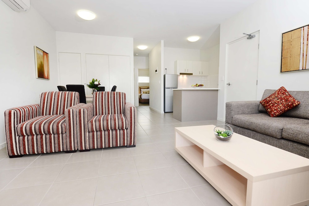Oaks Middlemount Suites 38/53