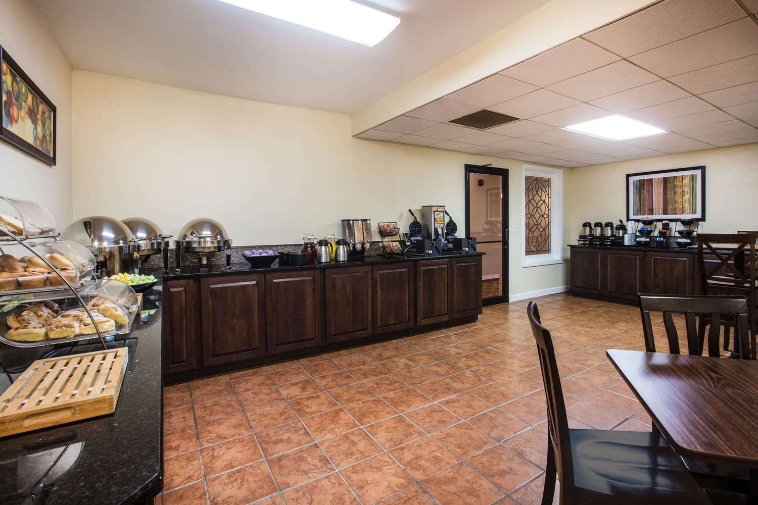 Ramada by Wyndham Ligonier 23/42