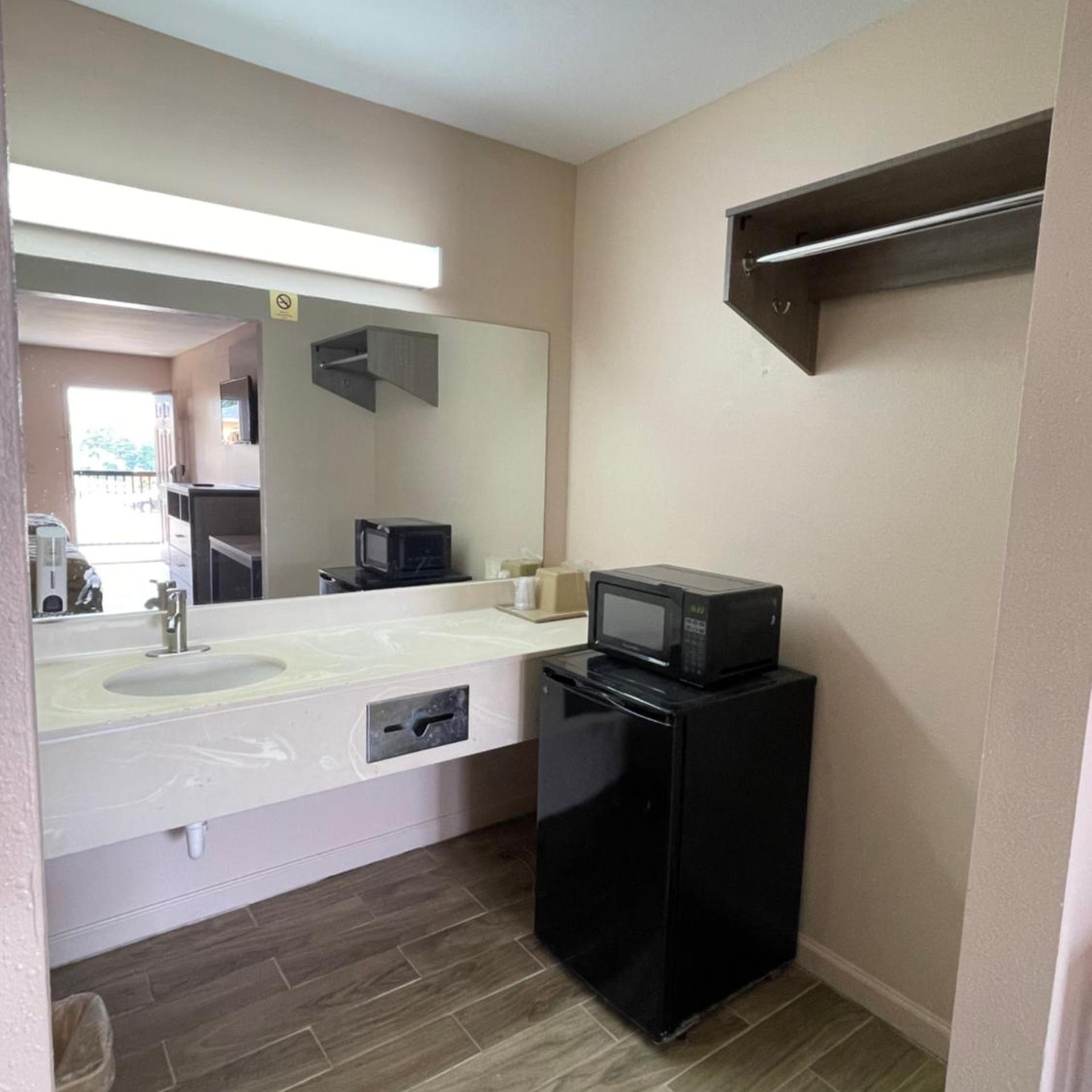 GARDEN INN & SUITES HOGANSVILLE 29/29