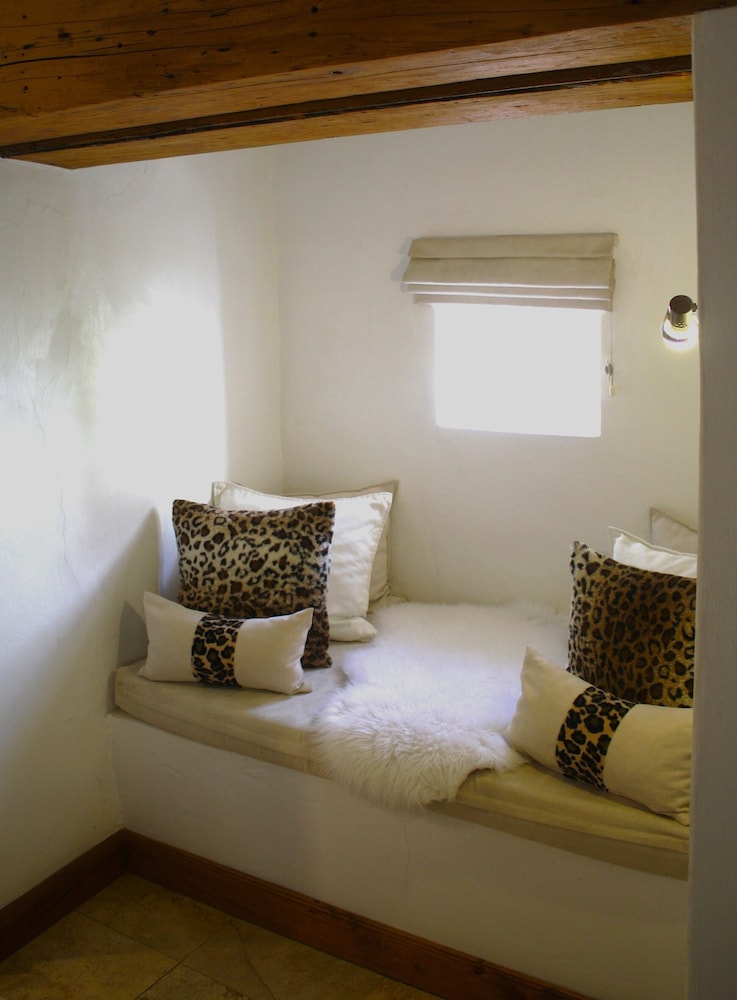 Rothman Manor Guest House 21/50