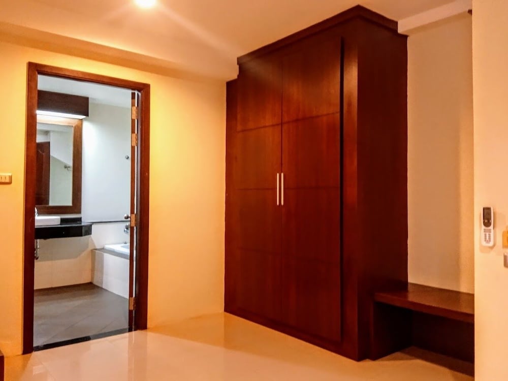 Deluxe, Twin Beds