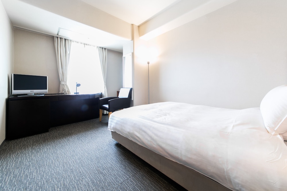Hotel Crystal Palace 6/25