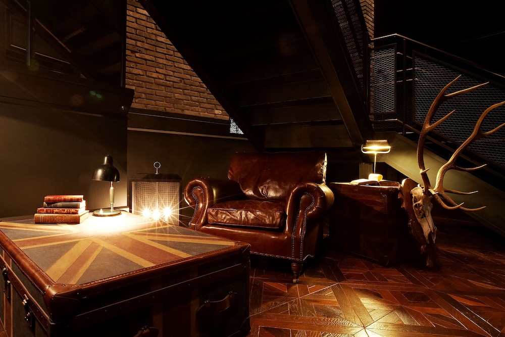 Lee Design Hotel 42/74