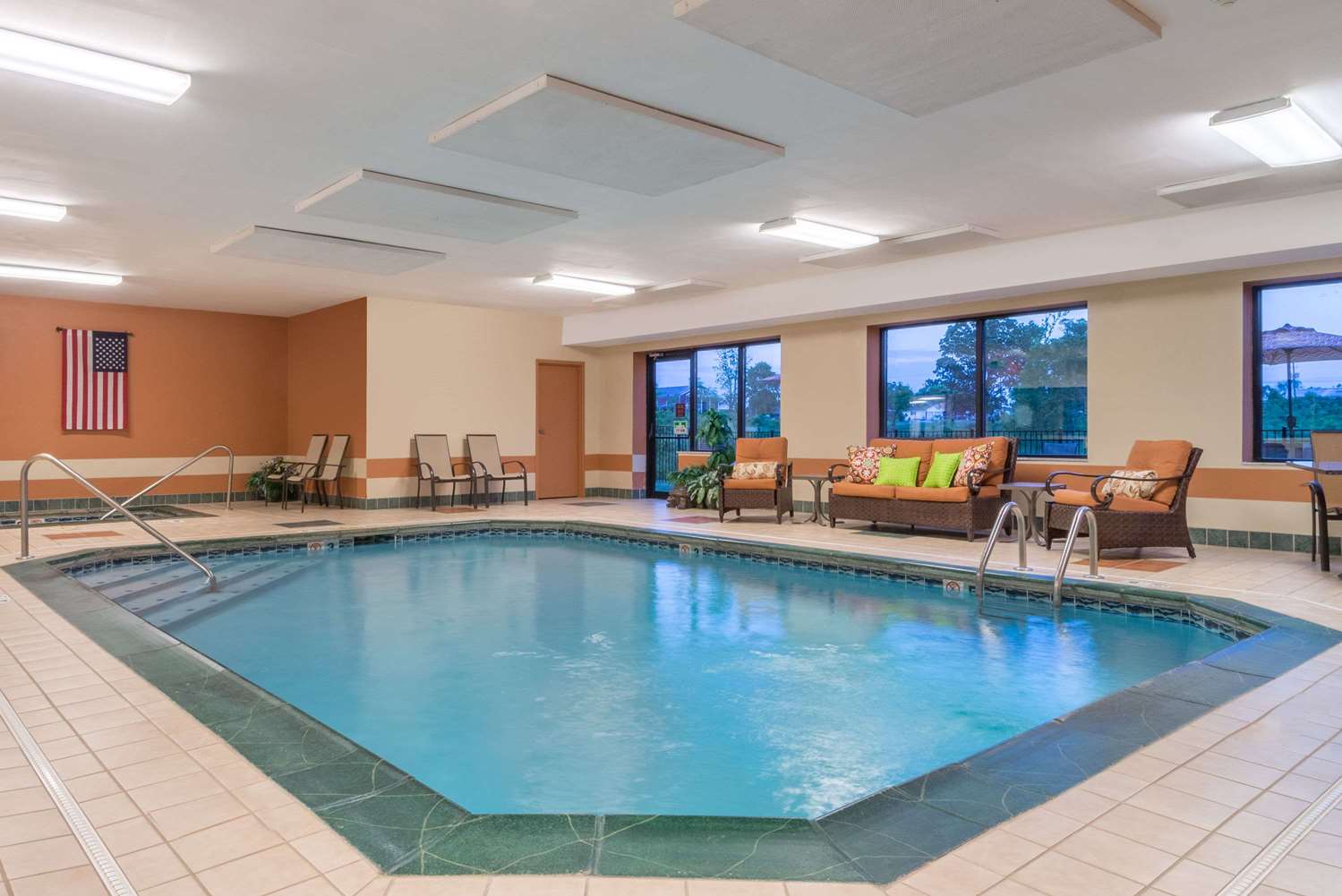 Ramada by Wyndham Catlettsburg/Ashland 20/35