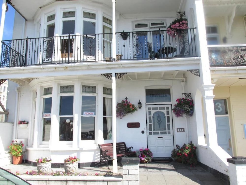 Tregella Guest House 1/50