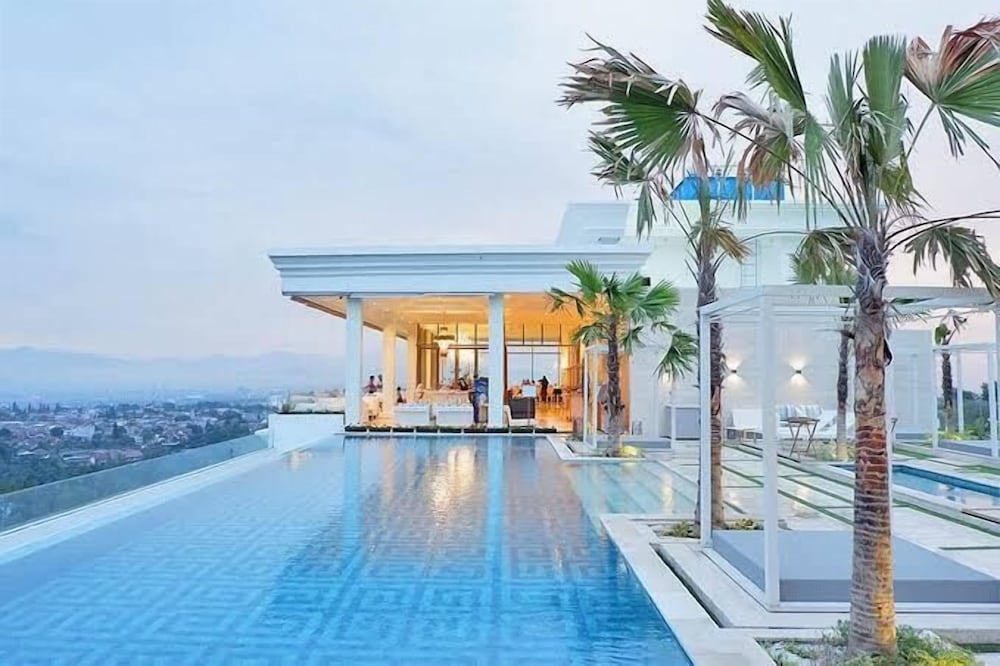 Art Deco Luxury Hotel & Residence 28/39