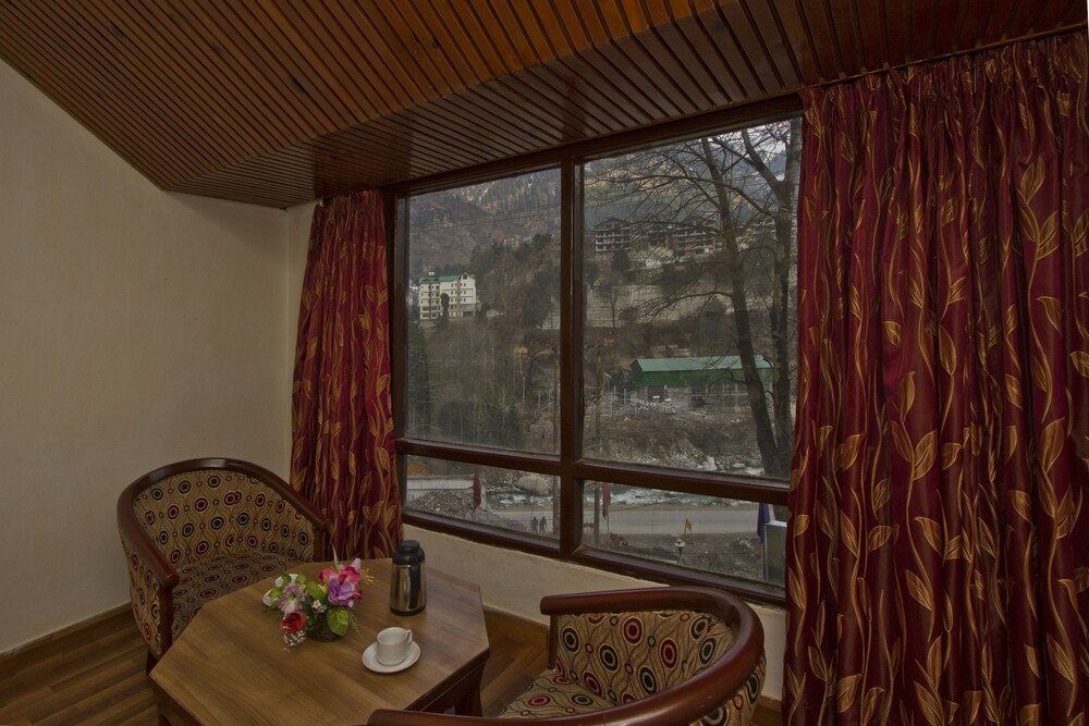 Hotel Sitara International 24/38
