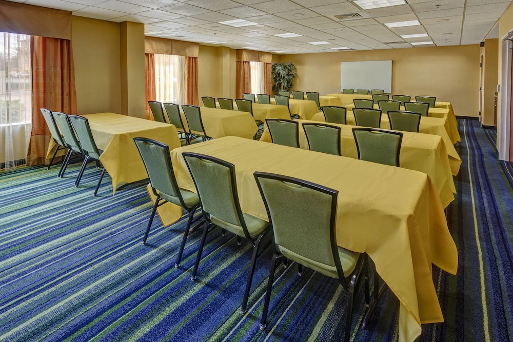 Spark by Hilton Murfreesboro 25/34