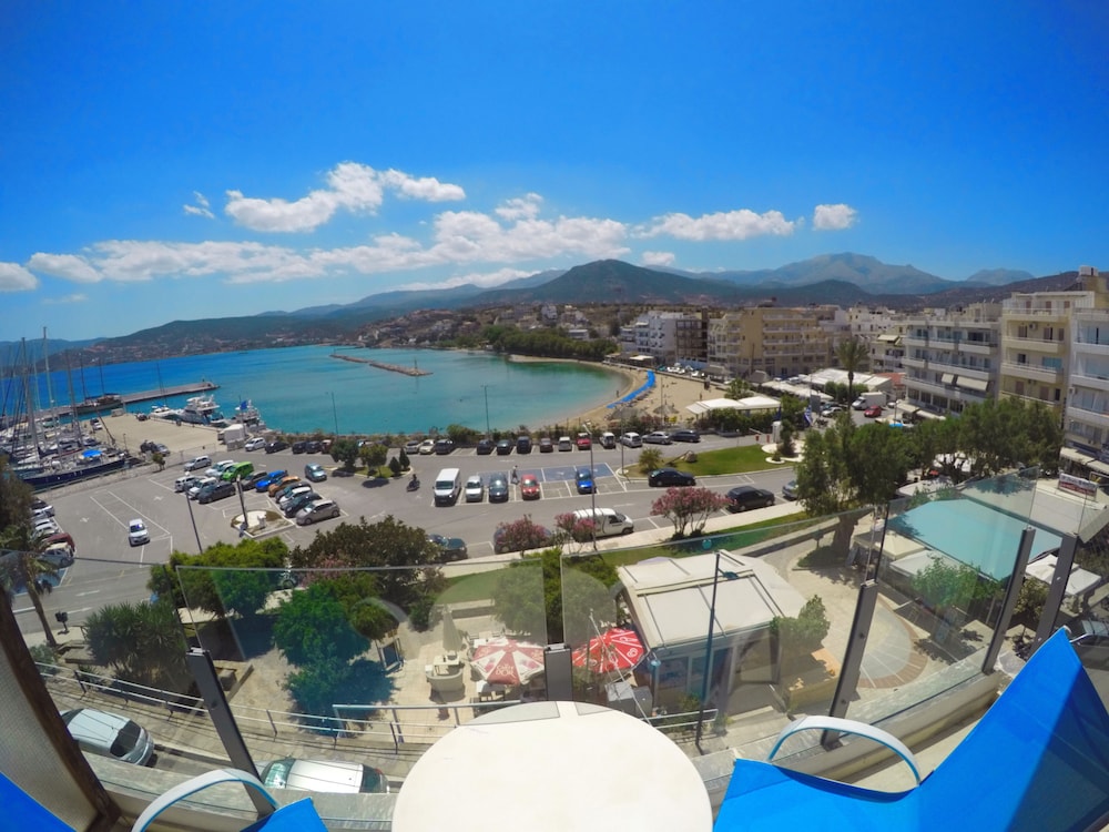 Atlantis Hotel 32/44