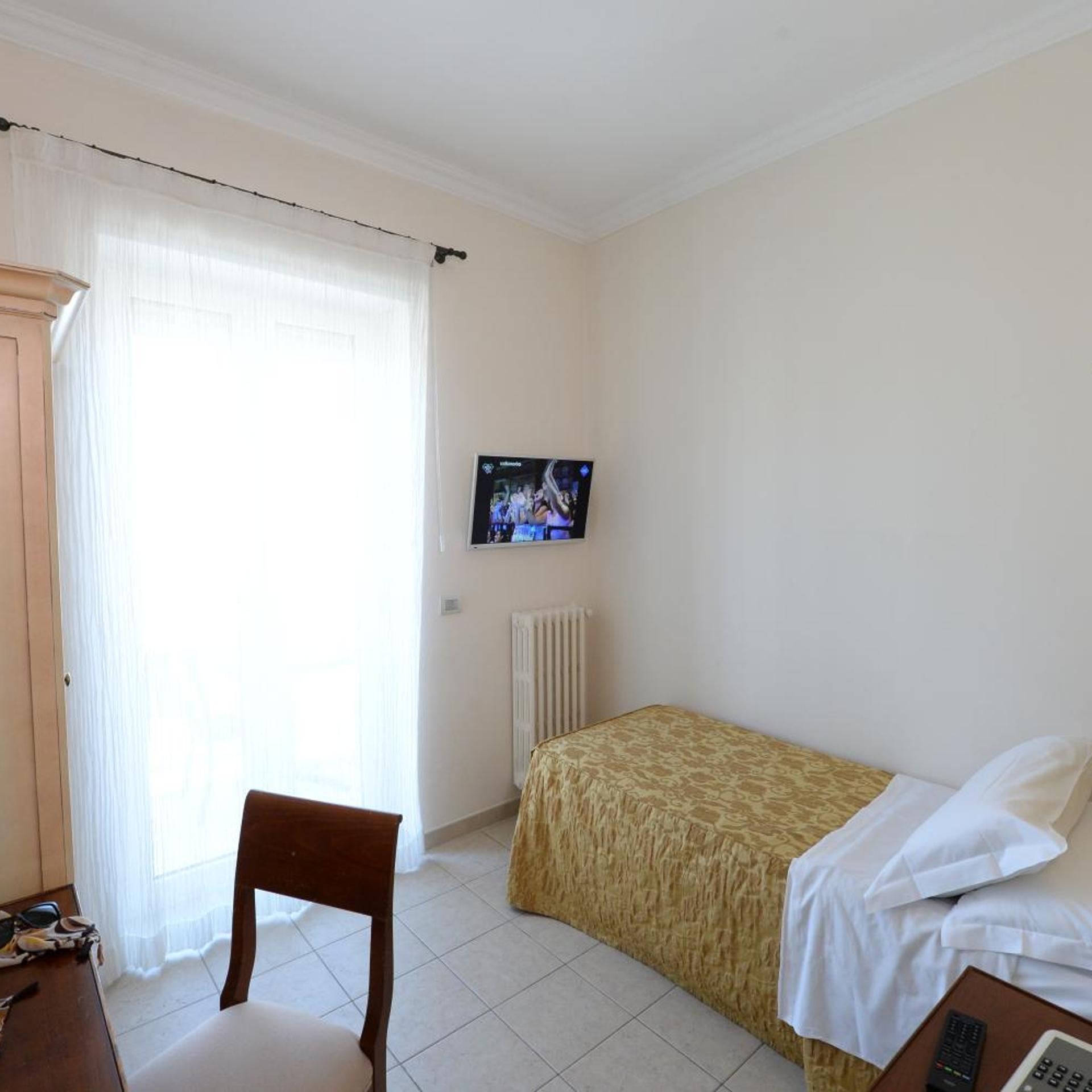 Room, Single
