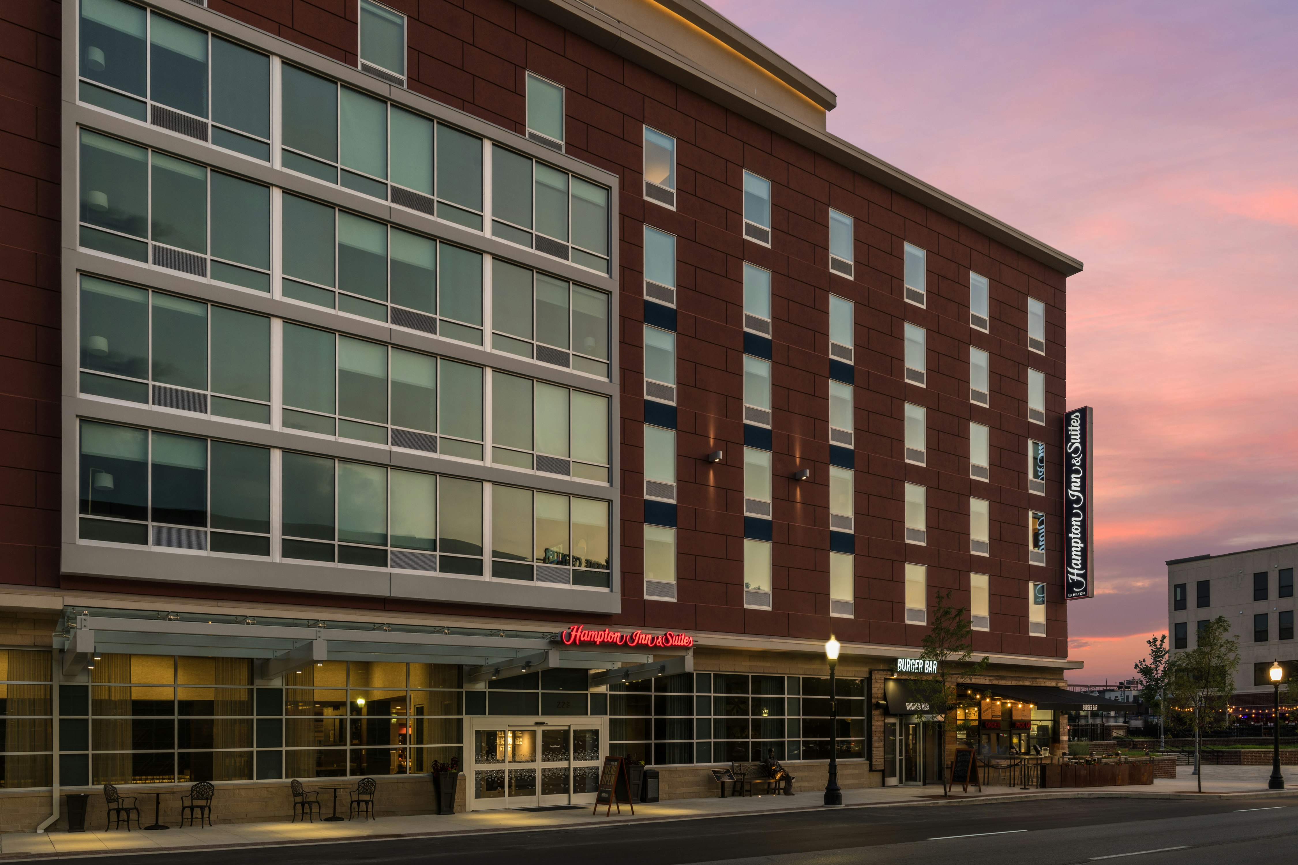 Hampton Inn and Suites Fort Wayne Downtown 5/53