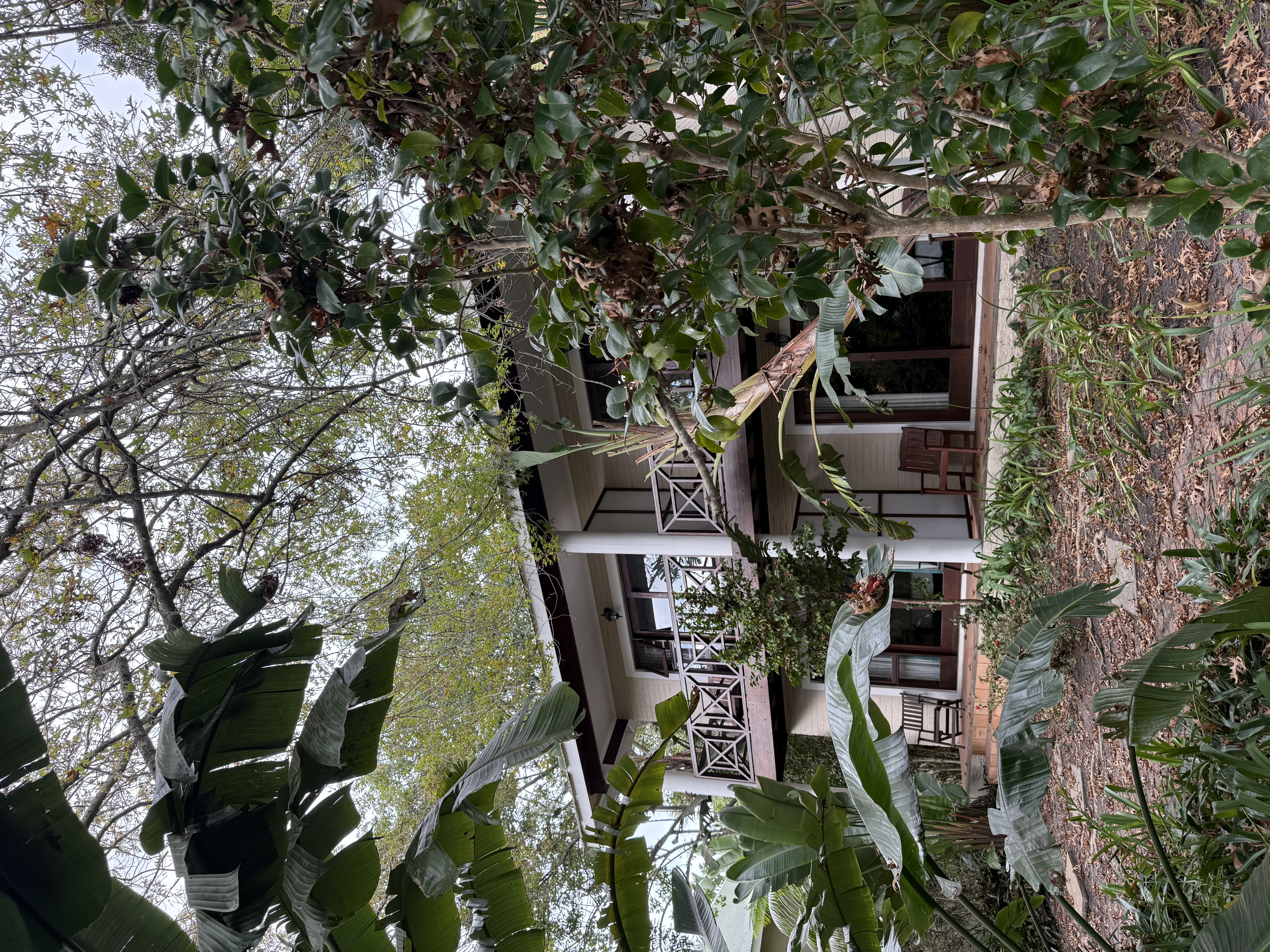 FAR HILLS COUNTRY HOTEL 46/53