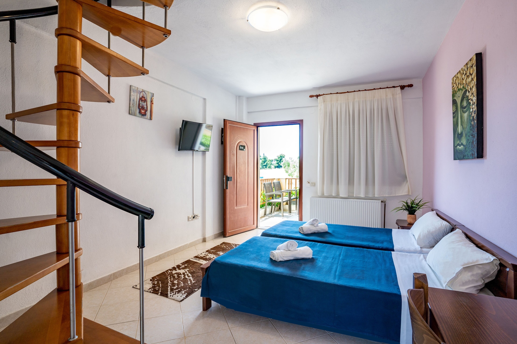 2 BEDROOMS, SUITE