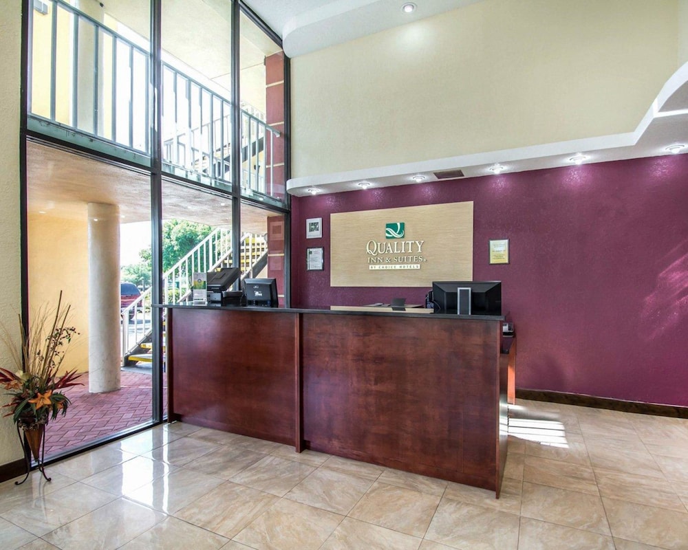Quality Inn & Suites At Tropicana Field 8/39